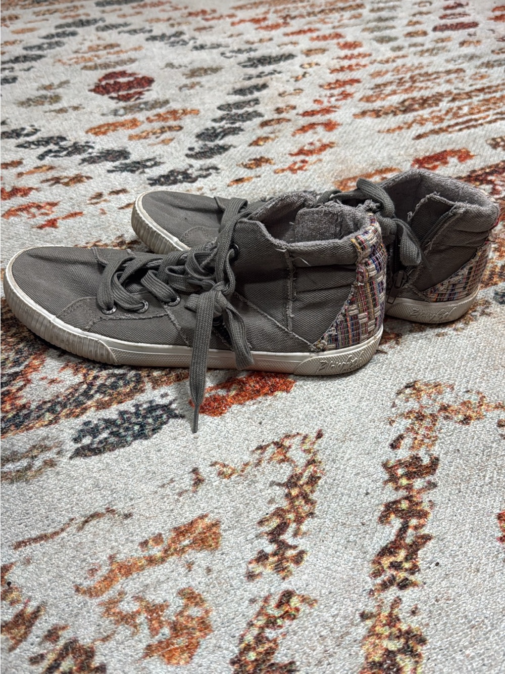 Vans - Picture 9 of 16